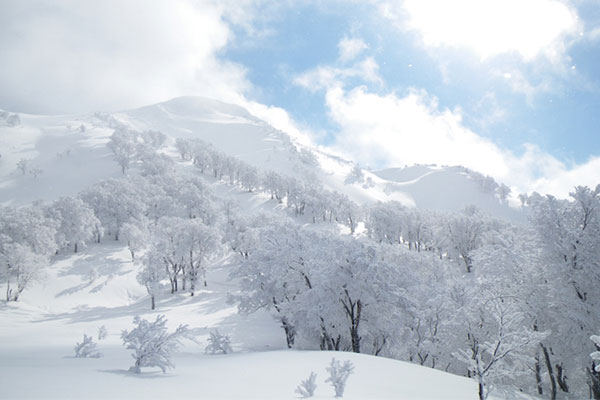 Mt-Iwaki