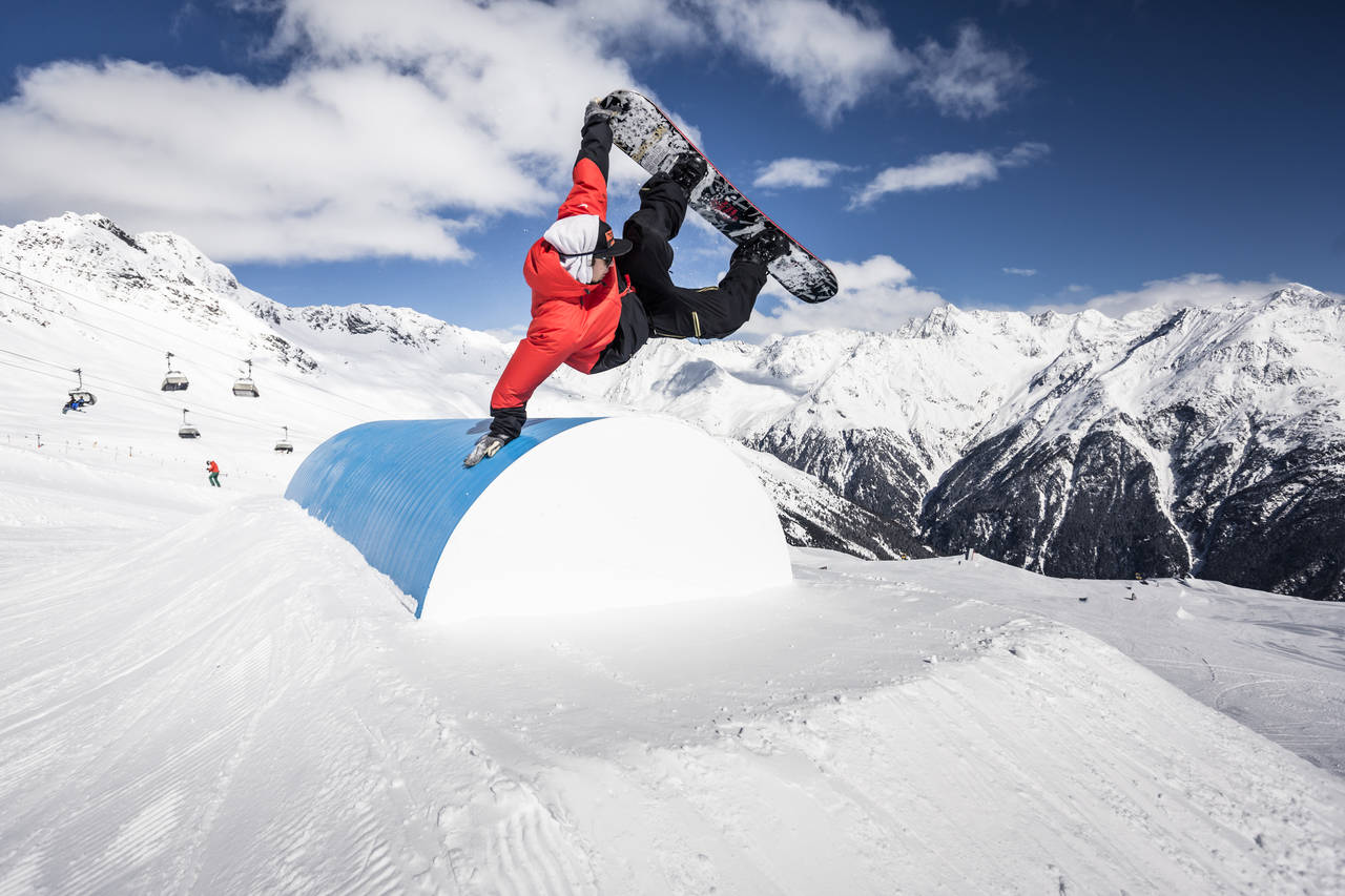 for further information please contact alex.mattersberger@qparks.com, info@rolandhaschka.com