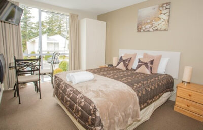 Week 0 Canterbury 2025 - Private Queen Room for 2 pax
